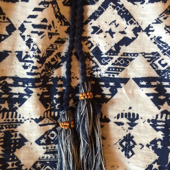 Top - Picture 2 of 5